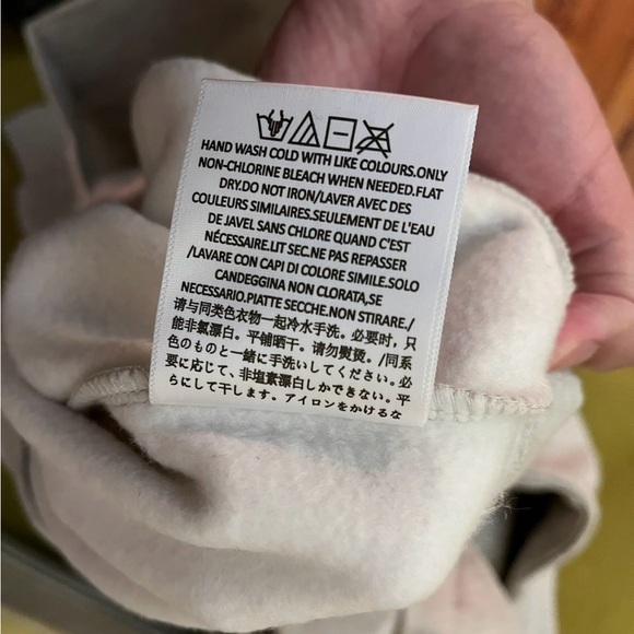 Fear Of‎ God Essentials SS22 Light Oatmeal Hoodie - Picture 9 of 9